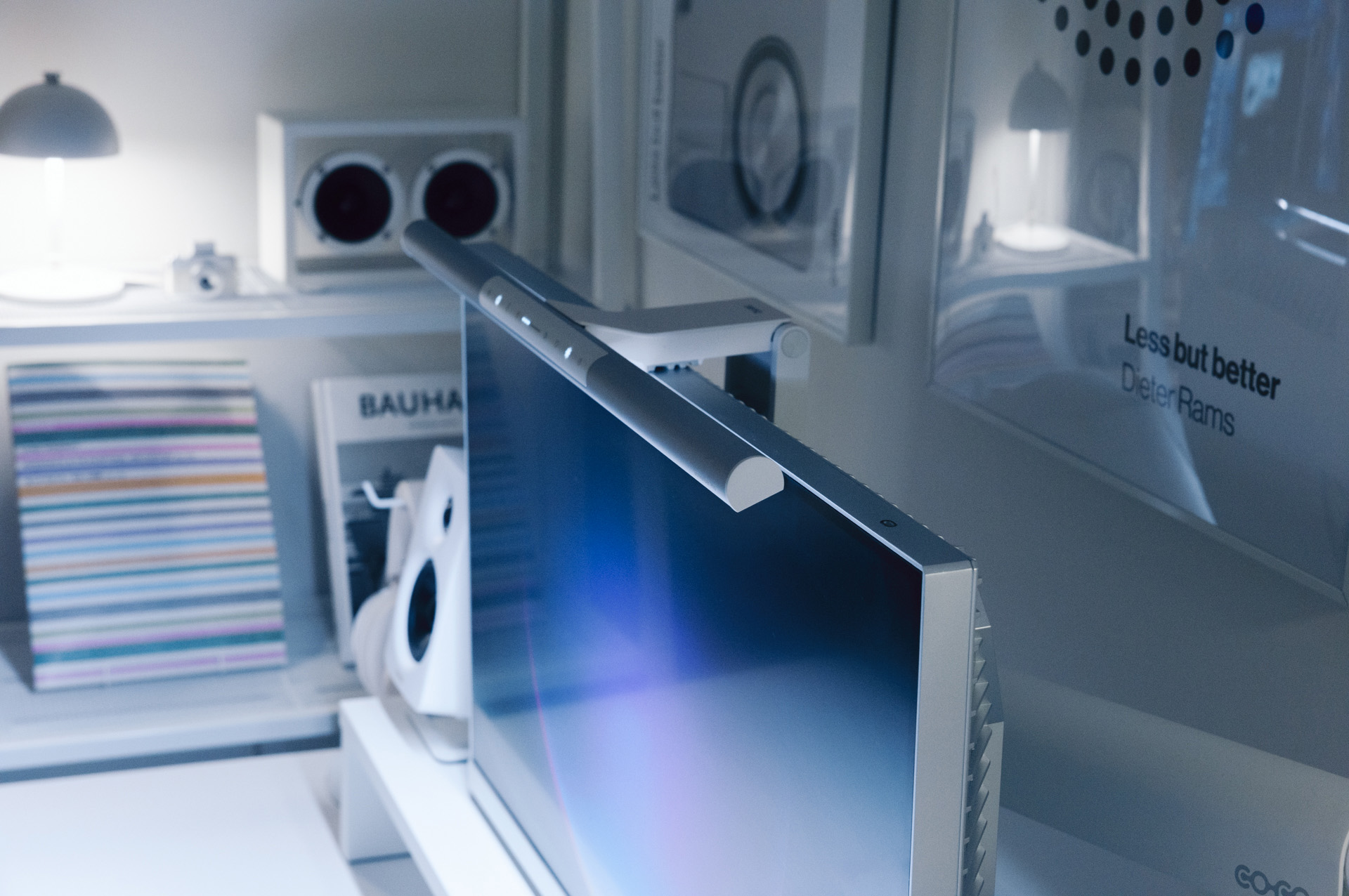 BenQ ScreenBar Pro レビュー／モニターライトの最高峰。自動点灯や