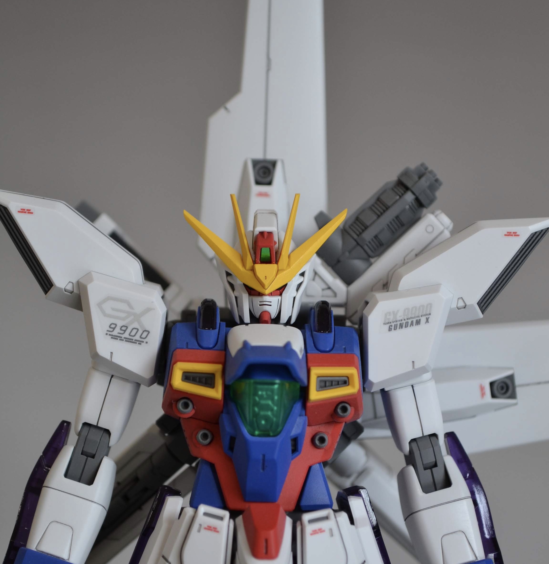 MGガンダムX完成写真まとめ。サフレス塗装。間延びした顔を引き締めて