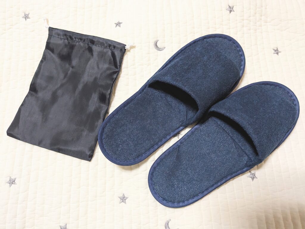 ファミリア】ネイビー色スリッパ（収納袋付）のセット 携帯スリッパ