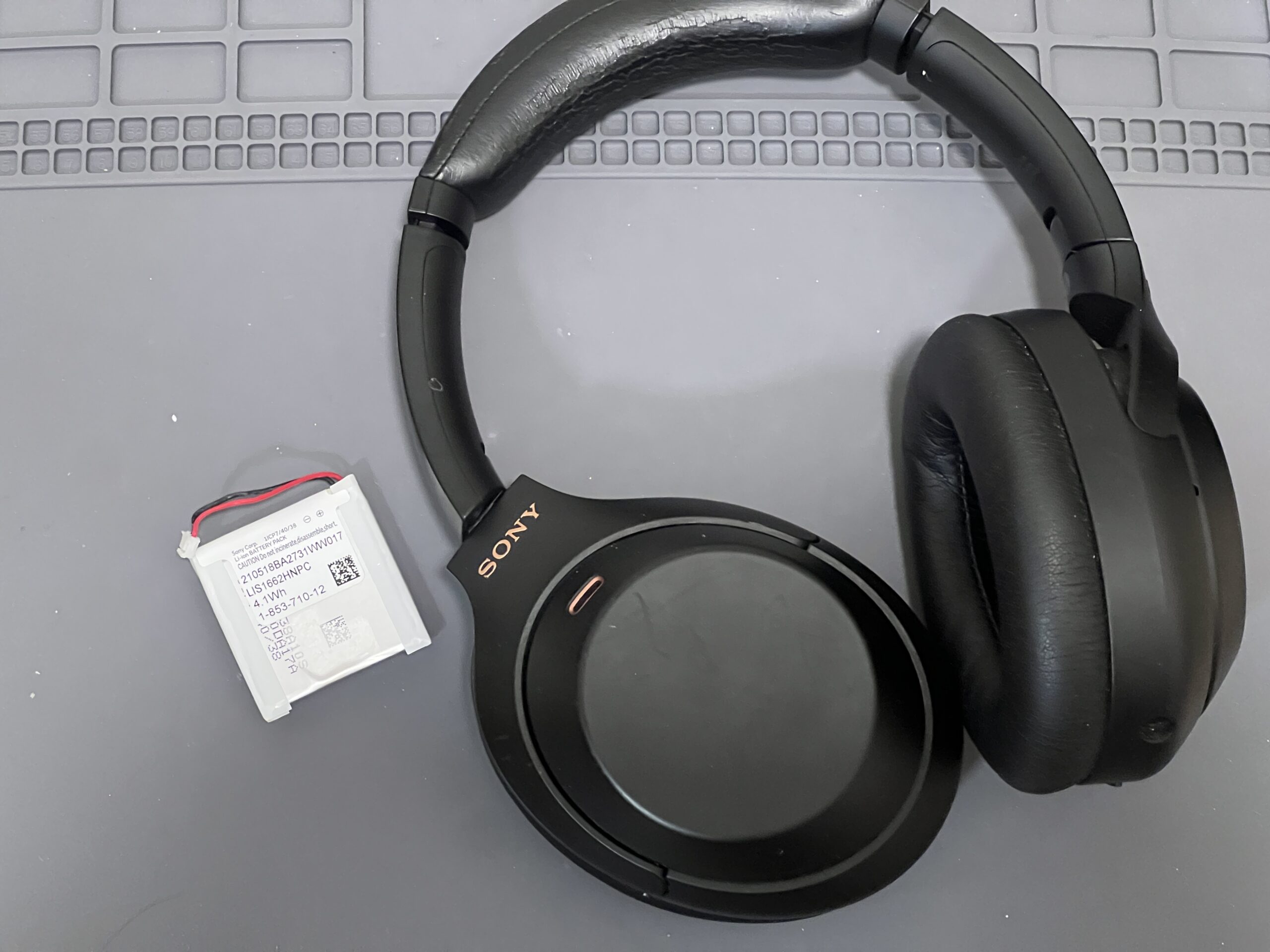 SONY WH-1000XM4ヘッドフォン バッテリー交換税込5,500円で対応して