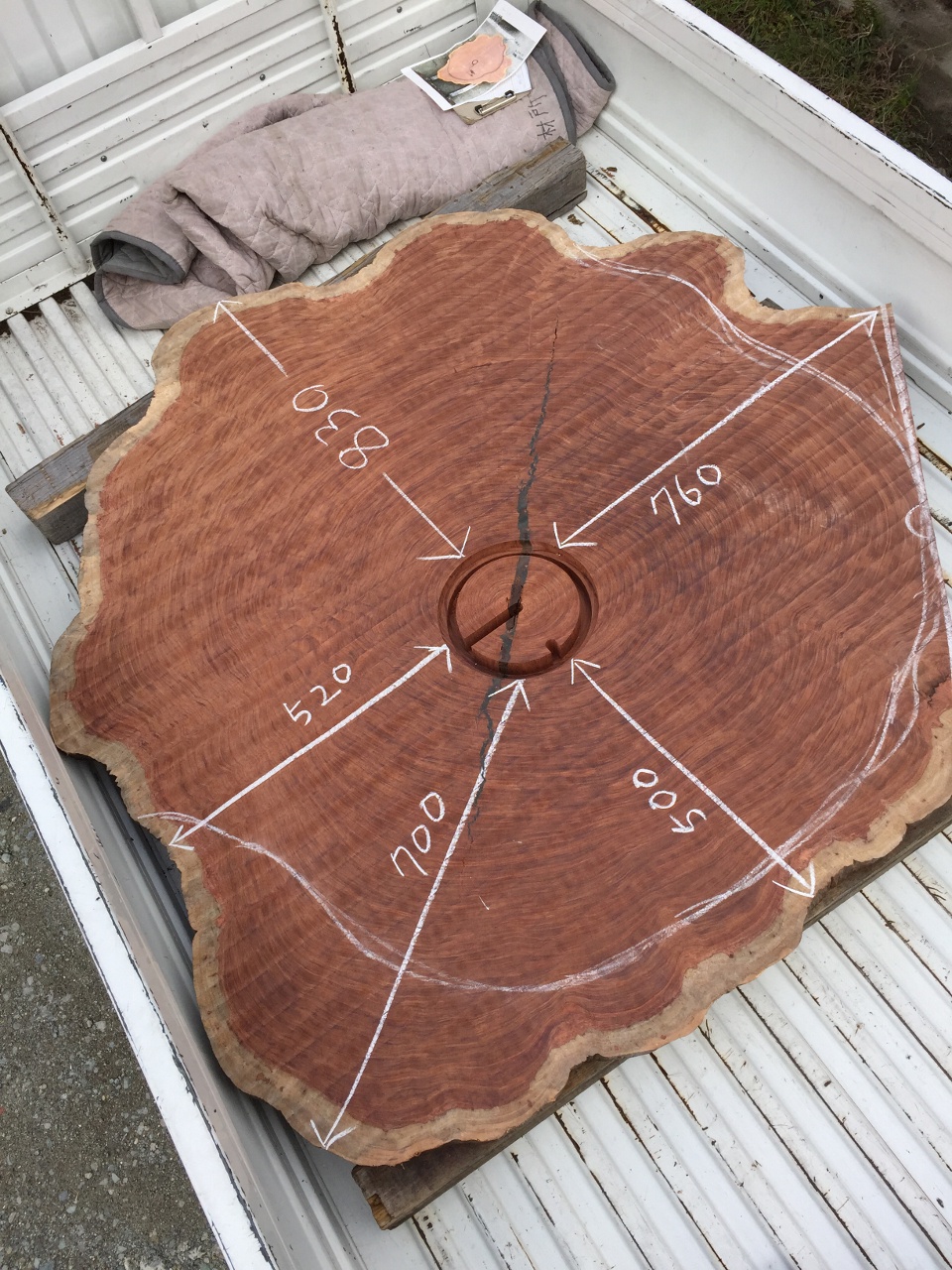 ブビンガ 輪切り パソコン用テーブル | 一枚板 お取り引き実績 | 一枚