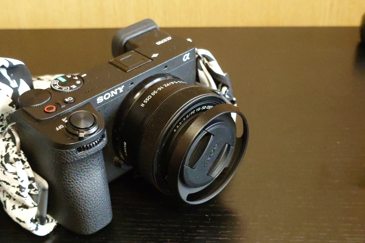 SONY E 16-50mm F3.5-5.6 OSS IIにレンズフードを付けてみた