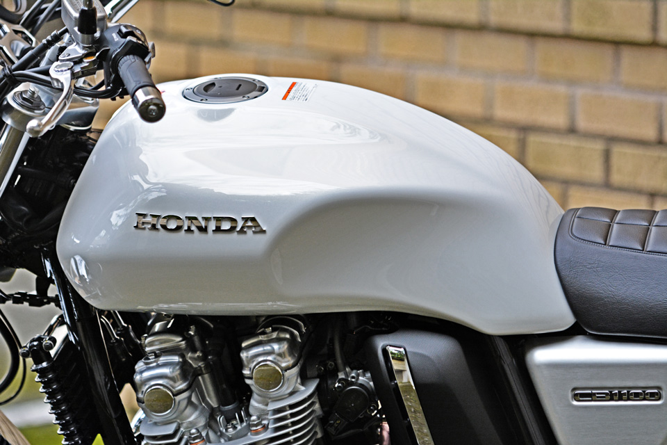 CB1100 ホンダ バイク タンク ホワイト CB1100 ホンダ バイク タンク