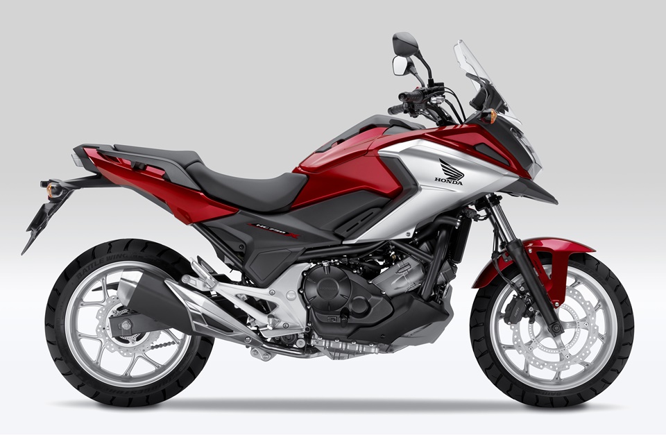 情熱のレッドが追加！】HONDAのスポーツモデル「NC750X」が新色を追加