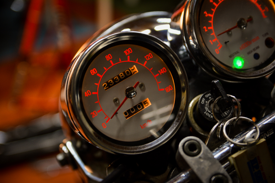 sr400 スピードメーター ステー付き SR400 メーター ヤマハ 純正 中古