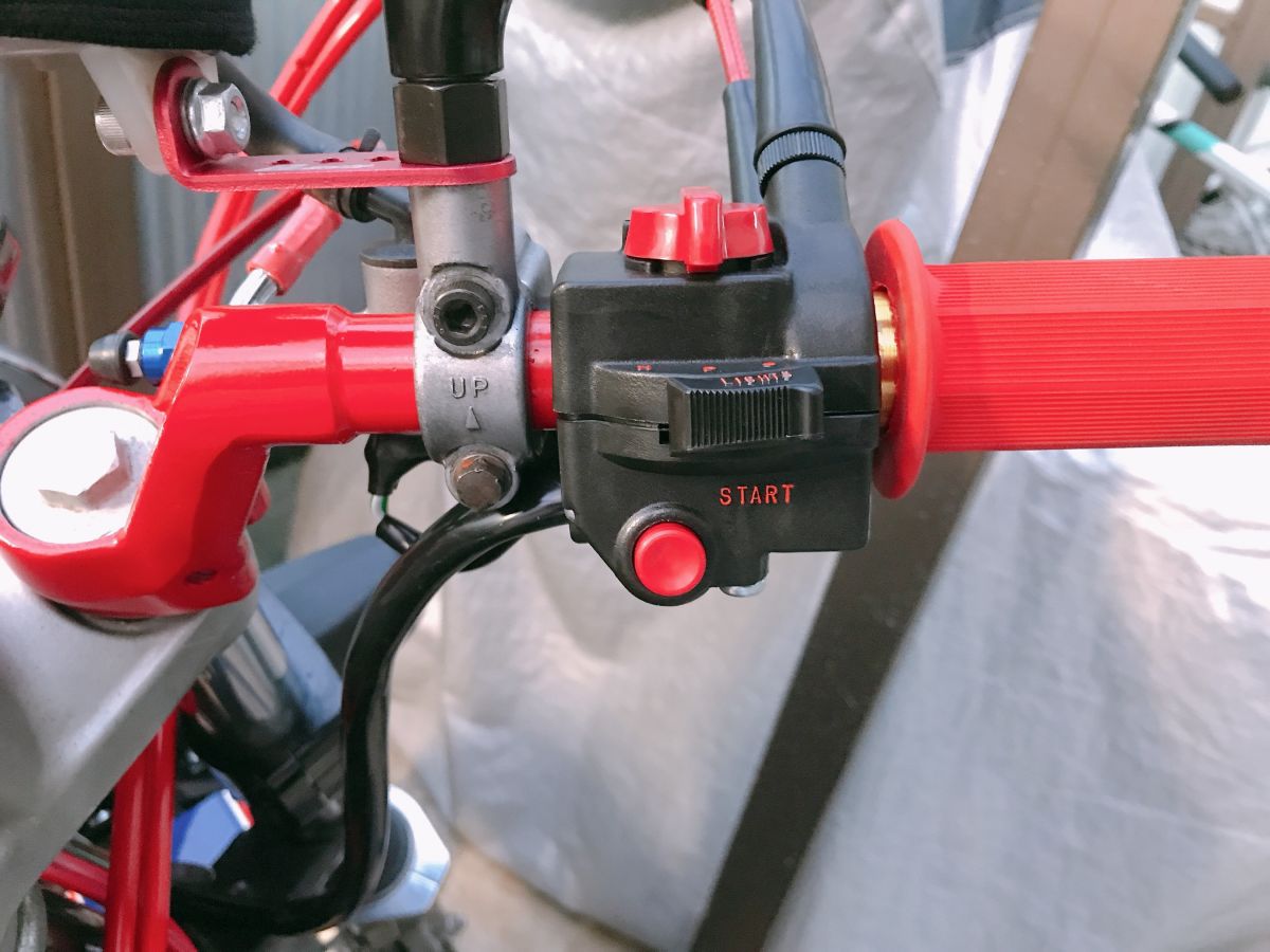 CBX メーター スイッチボックス右左 キャブ調整 チェーンカバー 【公式