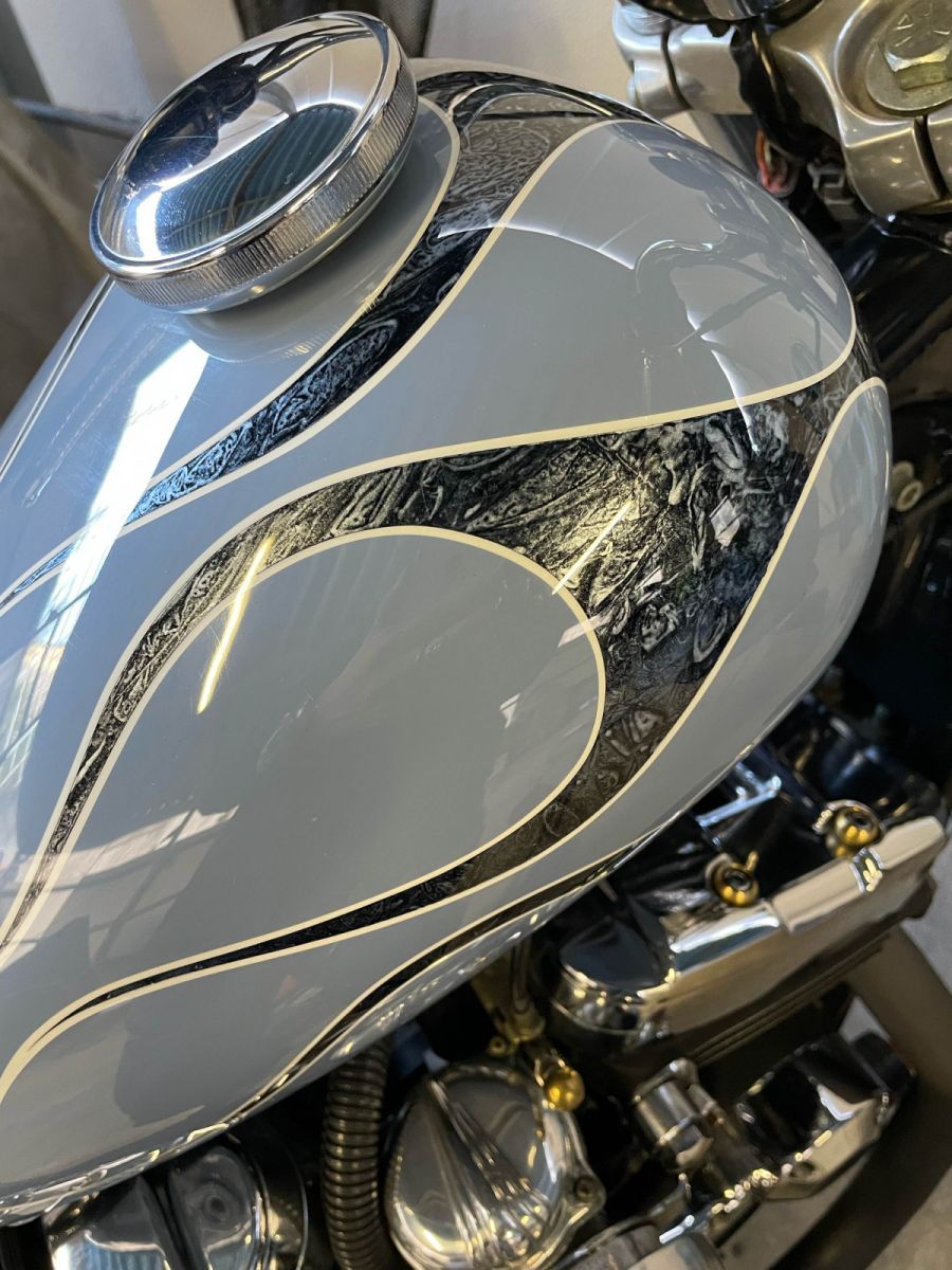 ハーレー マスタングタンク カスタムペイント ハーレー マスタング