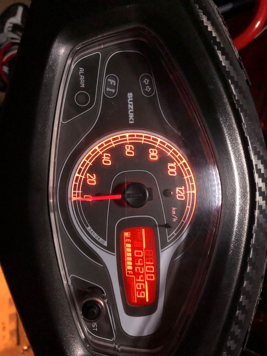 純正スピードメーター周りのカバー、スイッチ付(スズキ アドレスV125S)