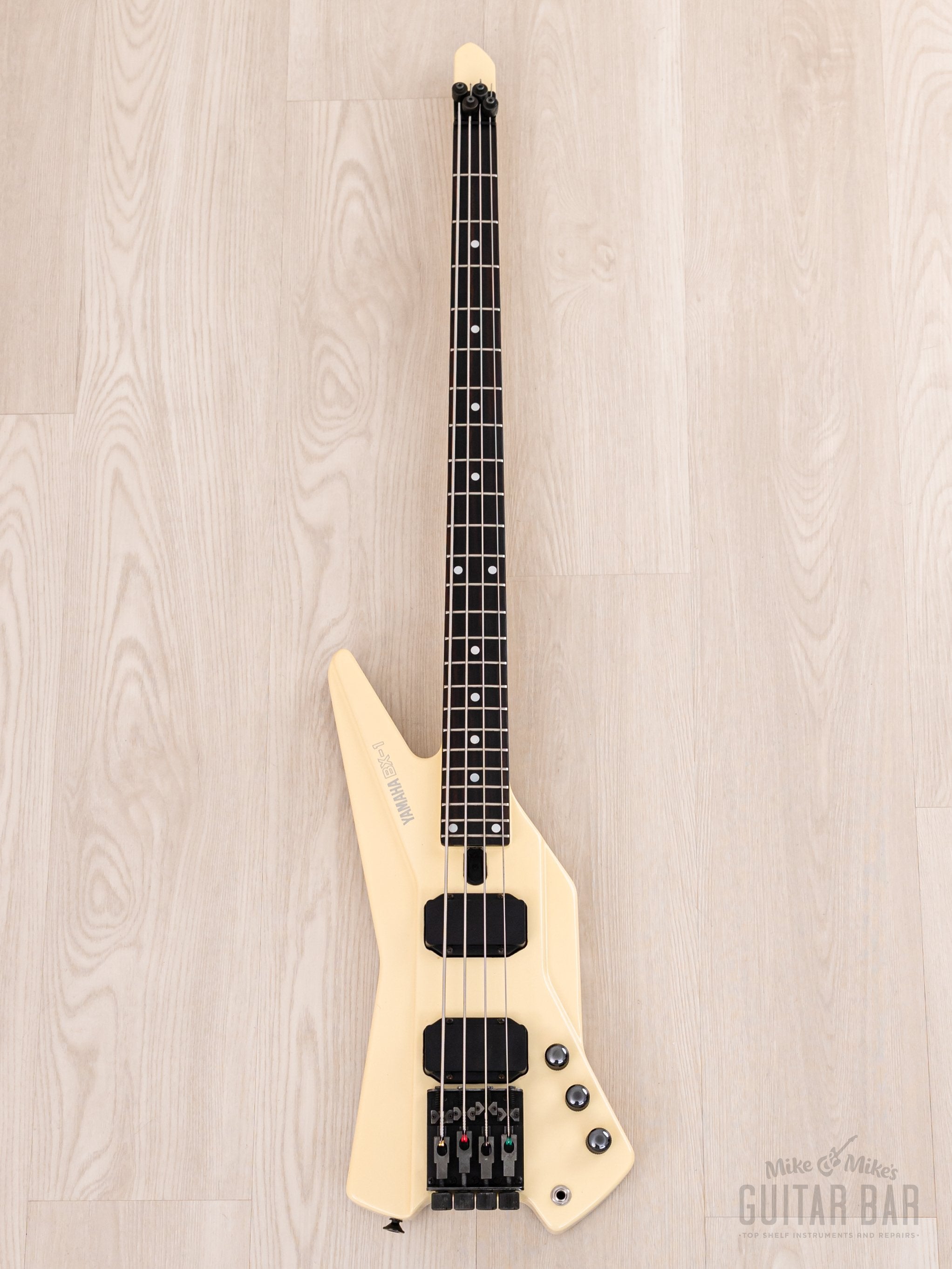 YAMAHA BX-1 ヘッドレスベース Yamaha BX-1 Black 1986 – Chicago