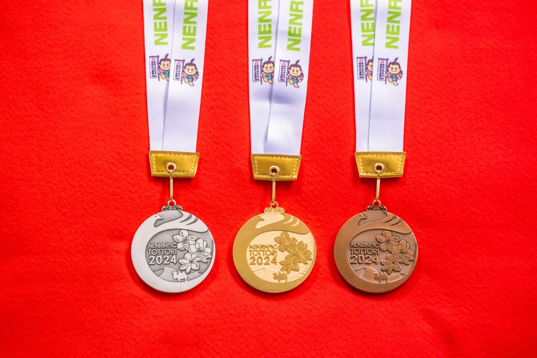 ねりんピックはばたけ鳥取2024】記念メダル披露！ | m&m.co