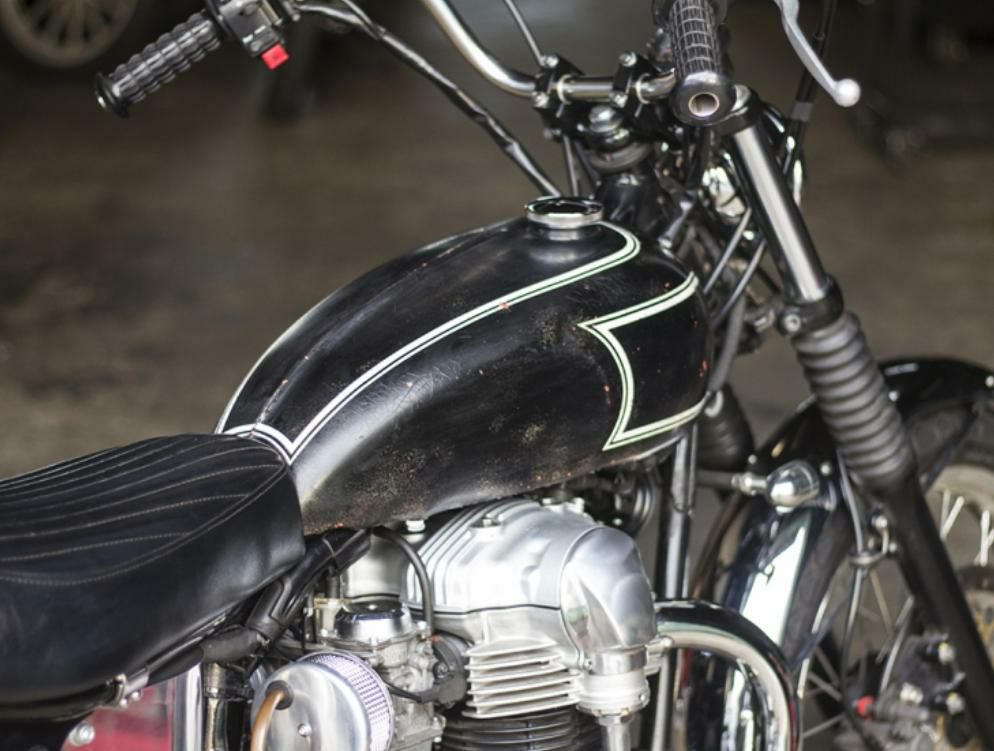 カワサキ W650/400エイジング塗装済み ボンネビルタンクキット