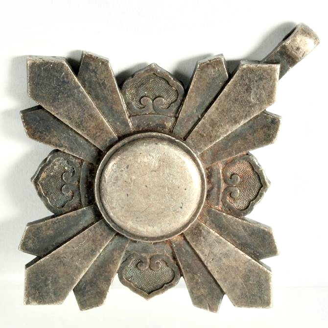 激レア】勲四位景雲章 本物保証 大満州国 皇帝 溥儀 勲章 徽章 31