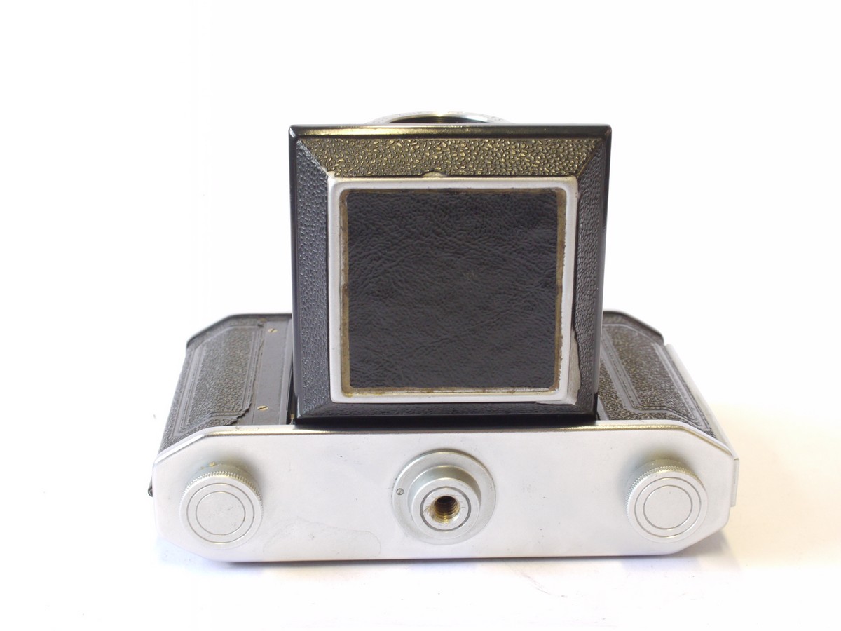 Olympus Six 6×6/6×4.5 folding camera with 7.5cm f3.5 Zuiko F.C