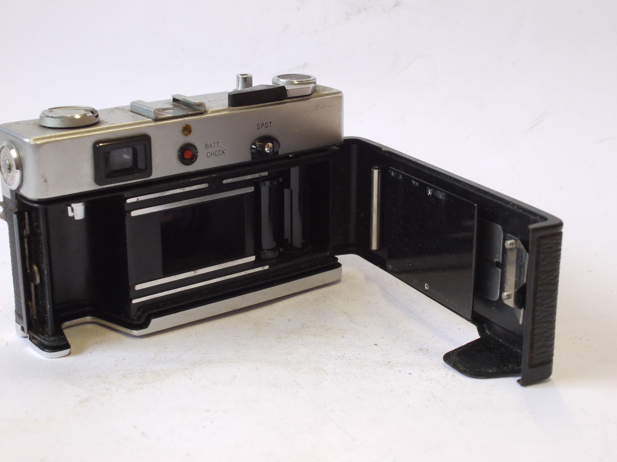 Olympus 35 UC 35mm Spot Meterd coupled rngefinder camera (Same