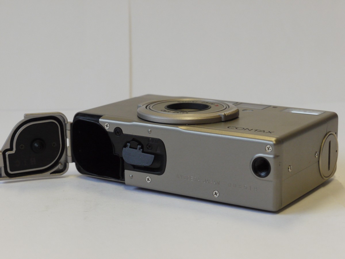 Contax Tix 35mm APS Compact Autofocus camera, Silver Grey coloured