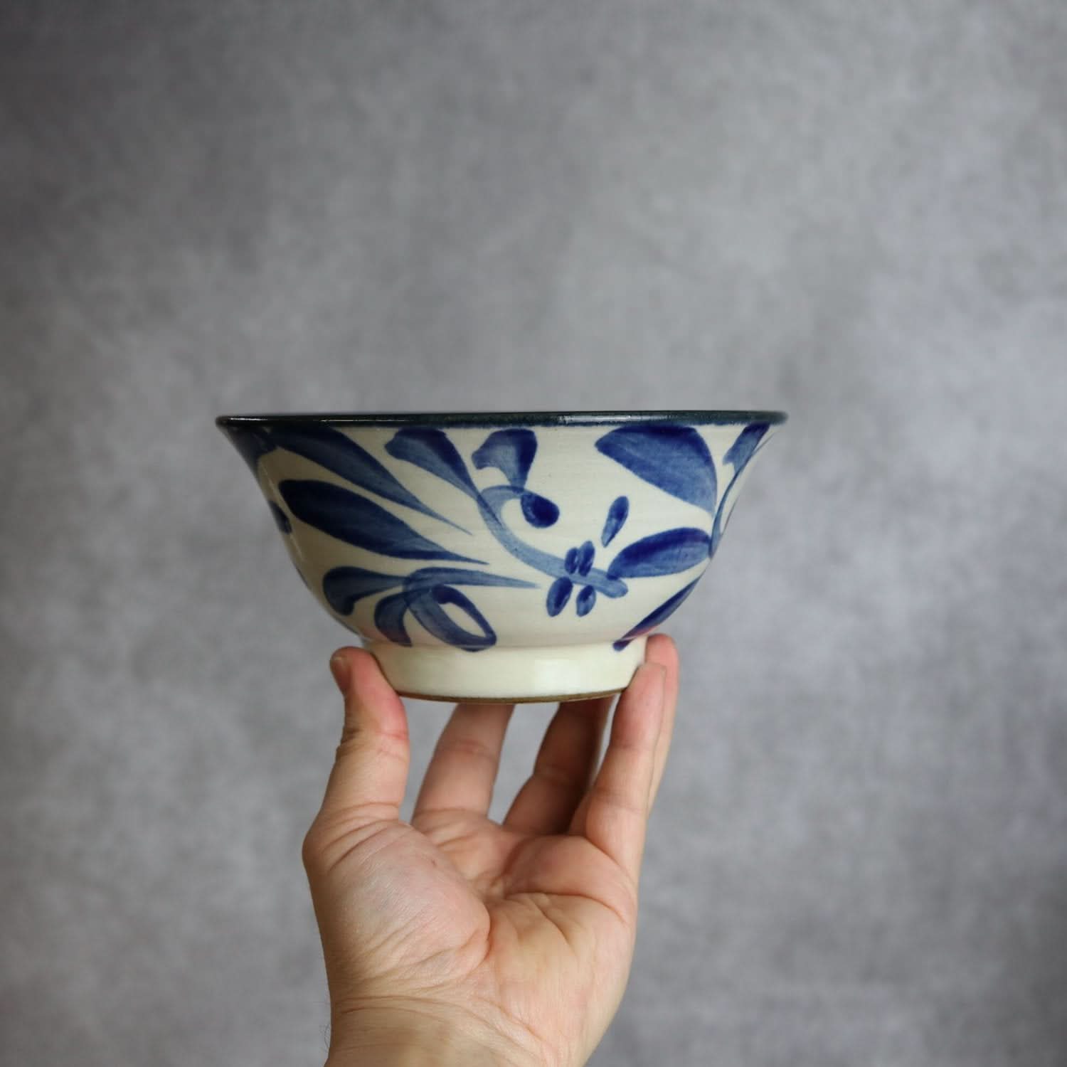 琉球壷屋焼 陶真窯 相馬正和 作 琉球赤絵魚文尺皿