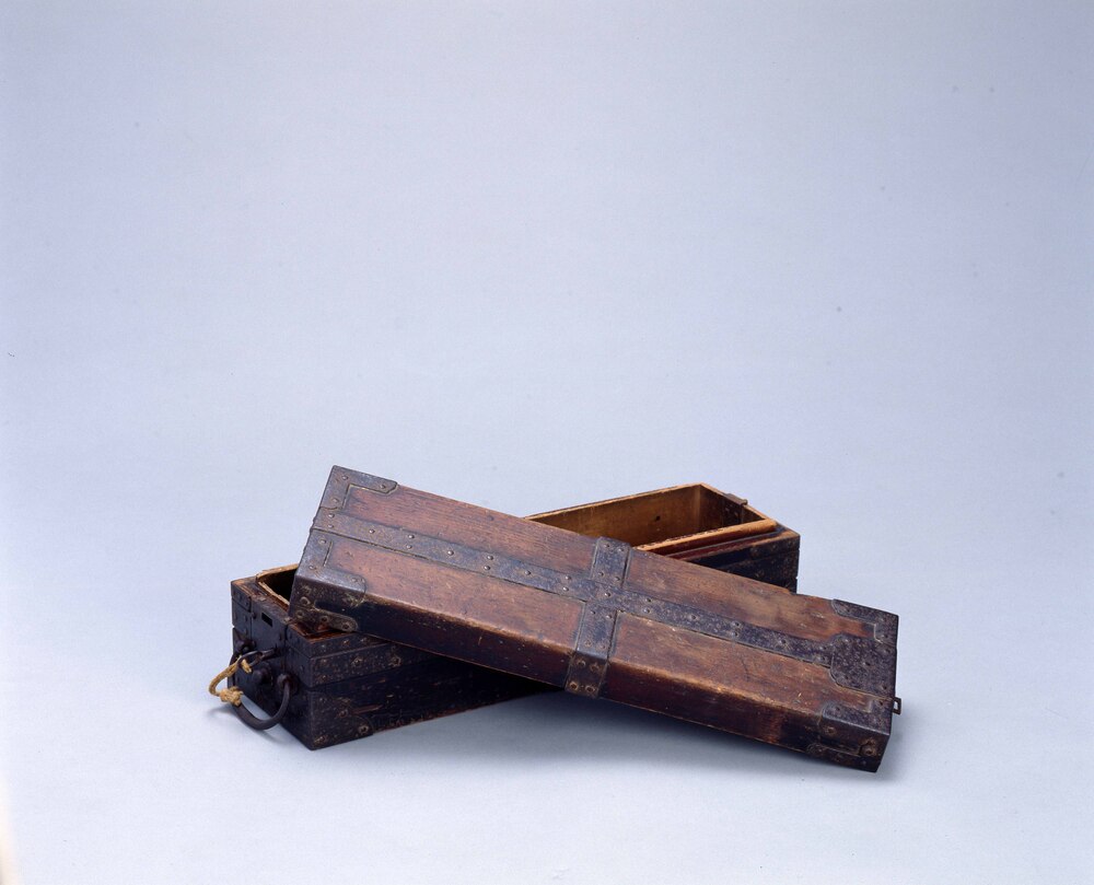 近代製の素晴らしい千両箱 工芸品 珍しいです。 近代製の素晴らしい