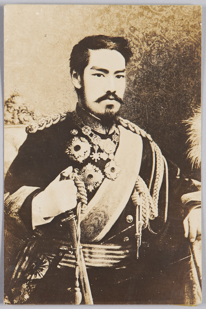 明治天皇御真影 | ToMuCo - Tokyo Museum Collection