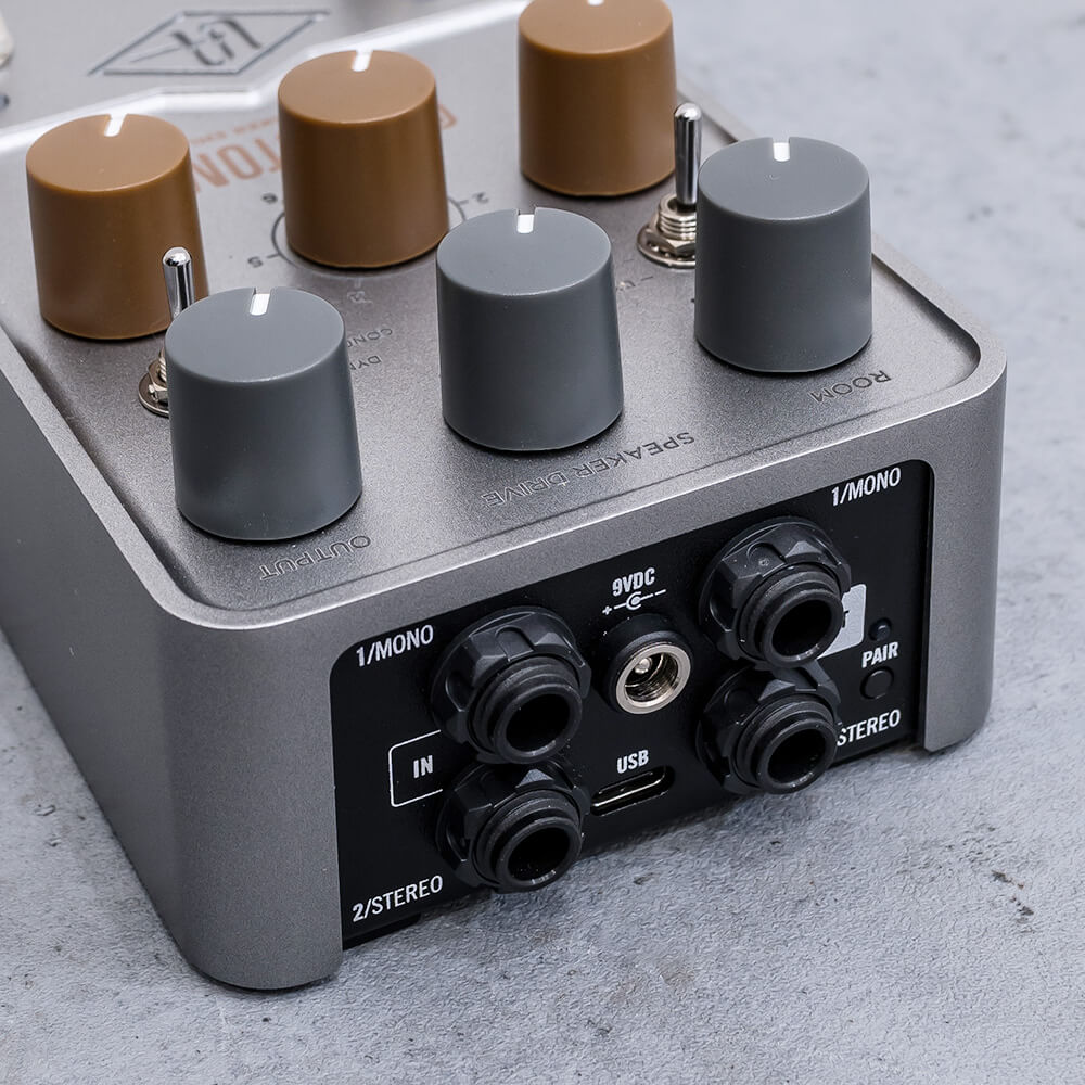 UNIVERSAL AUDIO UAFX OX Stomp Dynamic Speaker Emulator