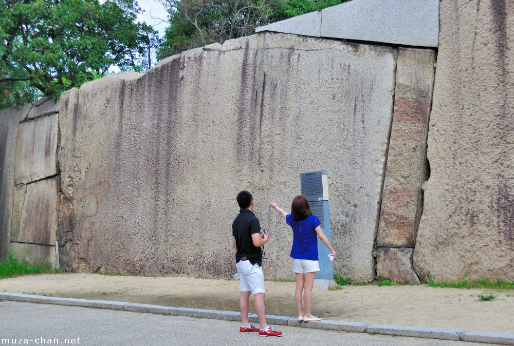 octopus-stone-osaka-castle-big.jpg