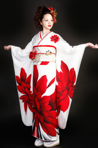 美品】赤い花柄振袖