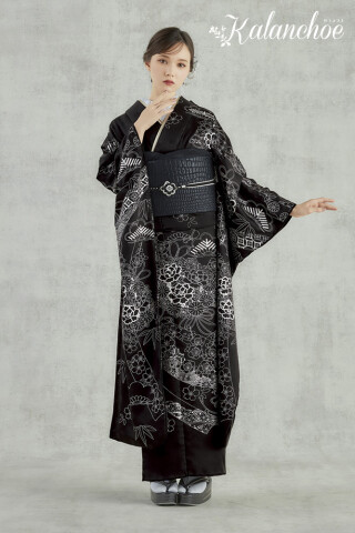 二十歳の振袖 アンジュの振袖 /黒色/ゴールド色/クール/花柄/ RM-151