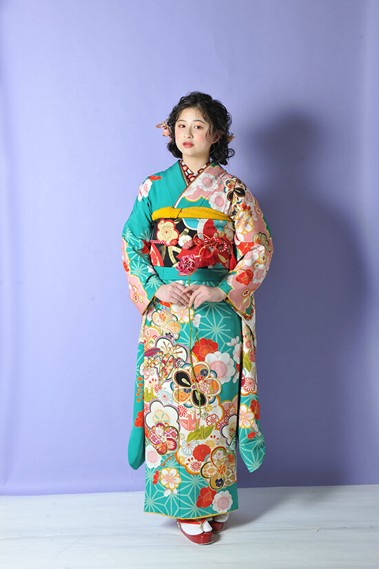 水色とピンクの花柄振袖
