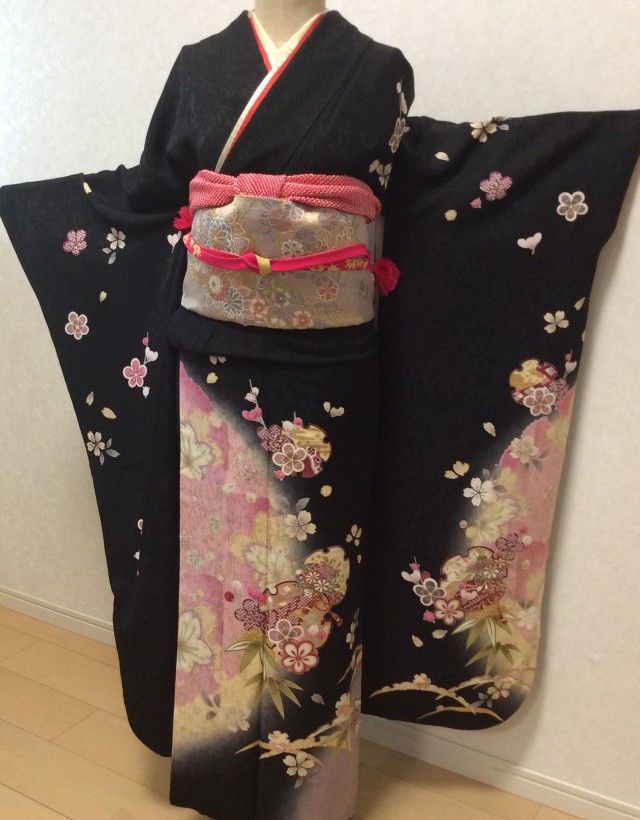 かなりあ 振袖 花柄 黒 ピンク 帯付き ドレス21の振袖 /黒色/ピンク色/