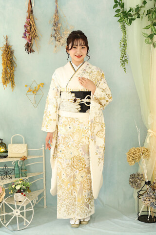 きもの心おがた大洲店の振袖 /白色/ゴールド色/エレガント/バラ柄