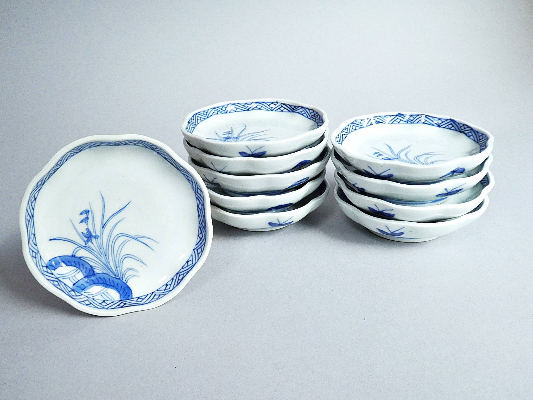 古伊万里 染付 平角繋ぎに五弁花の図 豆皿 A879AS-BWo 古伊万里 染付