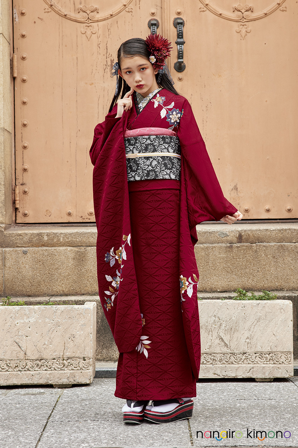 豪華な赤地の振袖 着物 成人式/参列/振袖】圧倒的な存在感☆赤地豪華