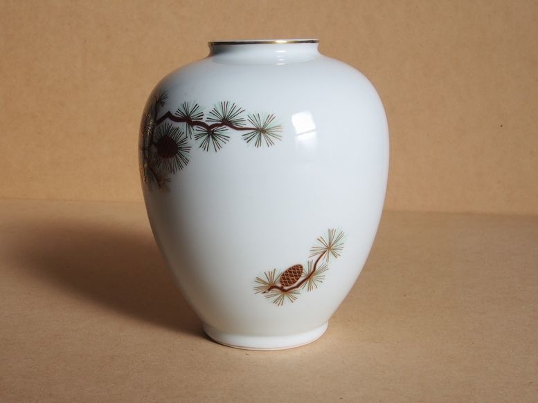 SHOP 偶然と必然の間 深川製磁 花瓶 松ぼっくり