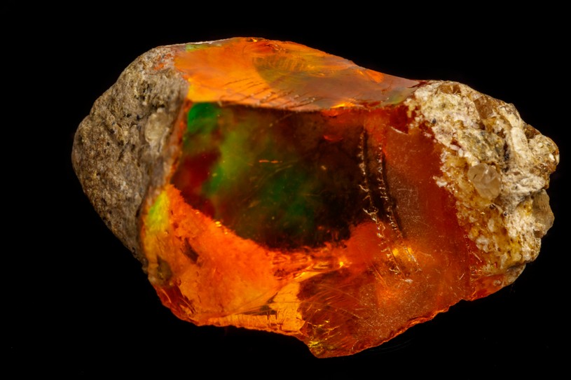 ファイヤーオパールとは？（ファイアオパール）／Fire Opal