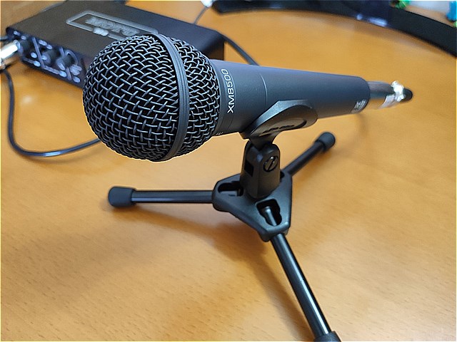 ② ベリンガー カスタム ペイント XM8500 ボーカル ダイナミック