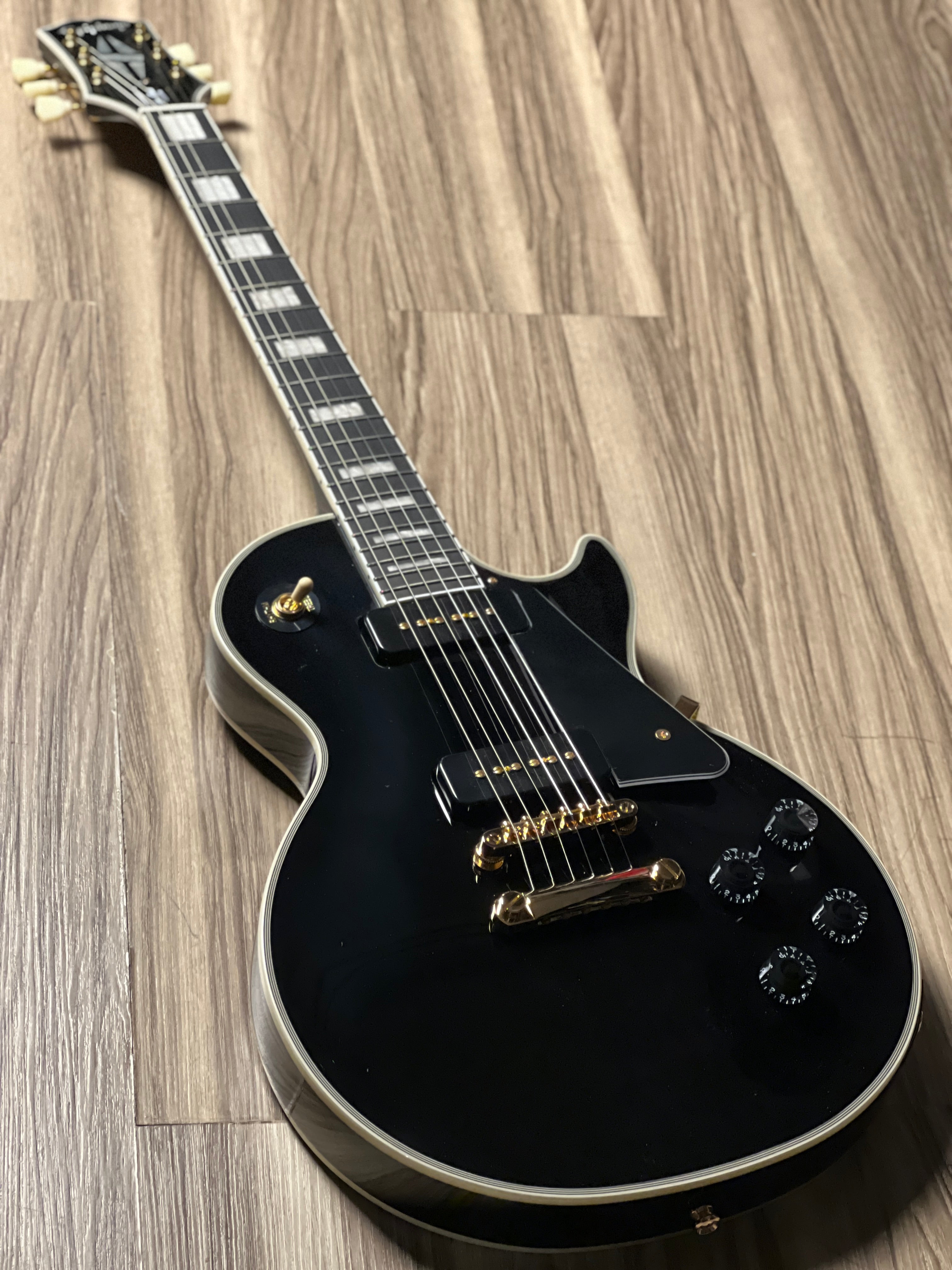 Epiphone Les Paul Custom P-90 in Ebony w/Premium Gigbag