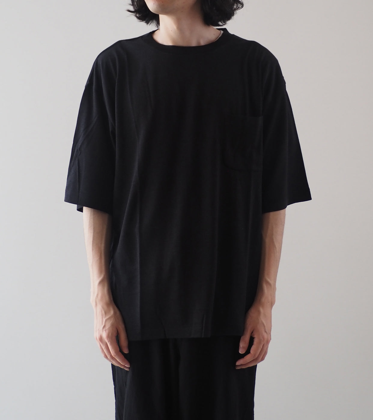 COMOLI サマーウール 半袖 Tシャツ , Charcoal – Navyblue