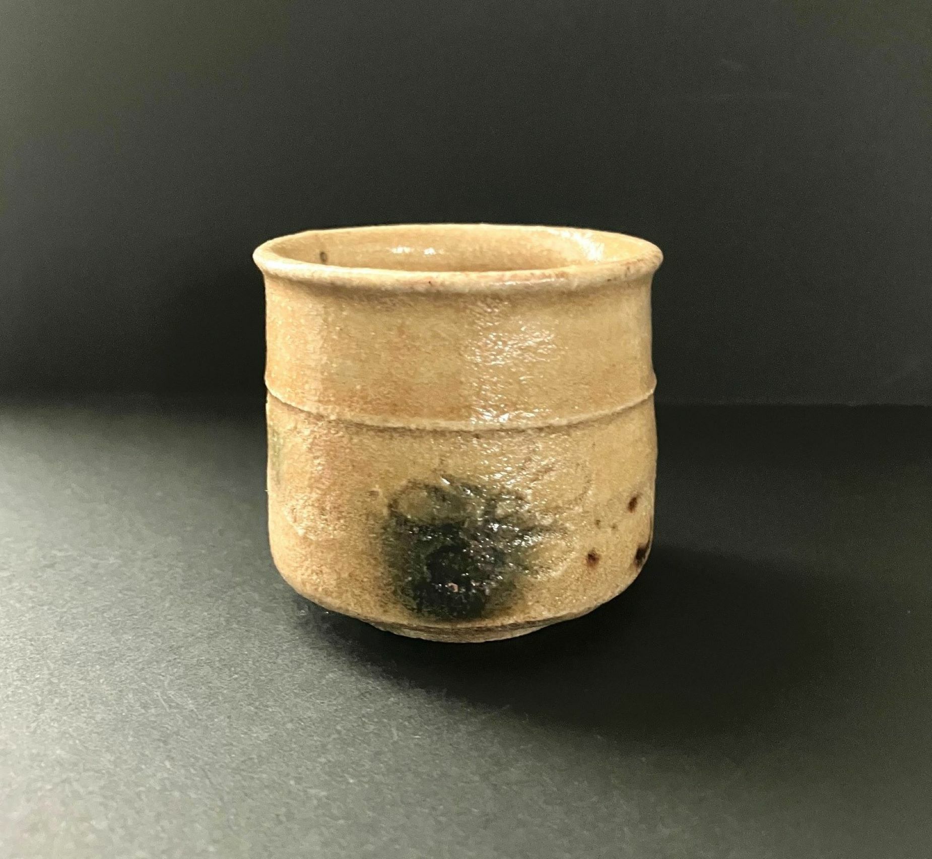 美濃焼 黄瀬戸 六角盃 桐箱付き ぐい飲み ぐい吞み 骨董品 【公式通販】