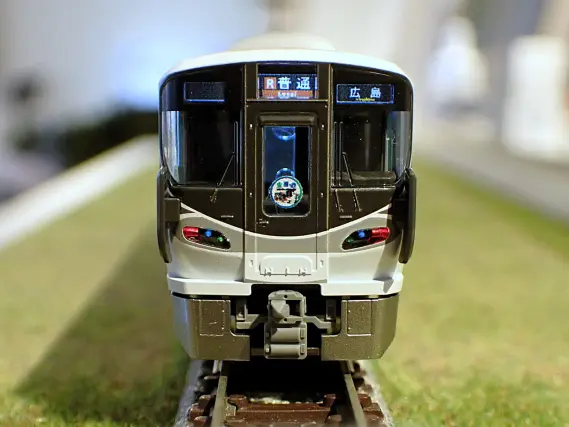 JR 227系近郊電車・広島電鉄5100形(ラッピングコラボトレイン)セット