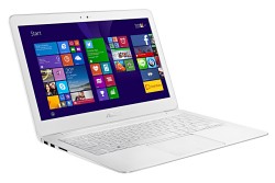 ASUS、約1.2kgの13.3型スリムモバイルノート「ZenBook UX305FA」に白