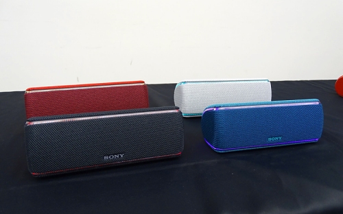 ソニーの「EXTRA BASS」ワイヤレススピーカーは、たたくと音が鳴る