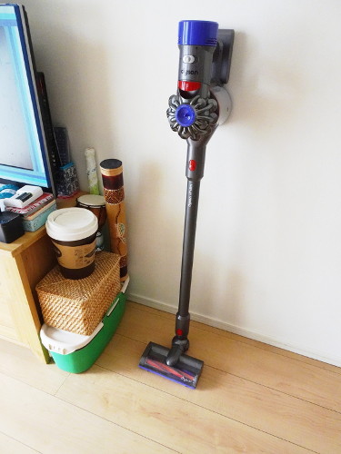 コードレス掃除機「Dyson V7 Slim」レビュー、安くて軽くて「お、いい