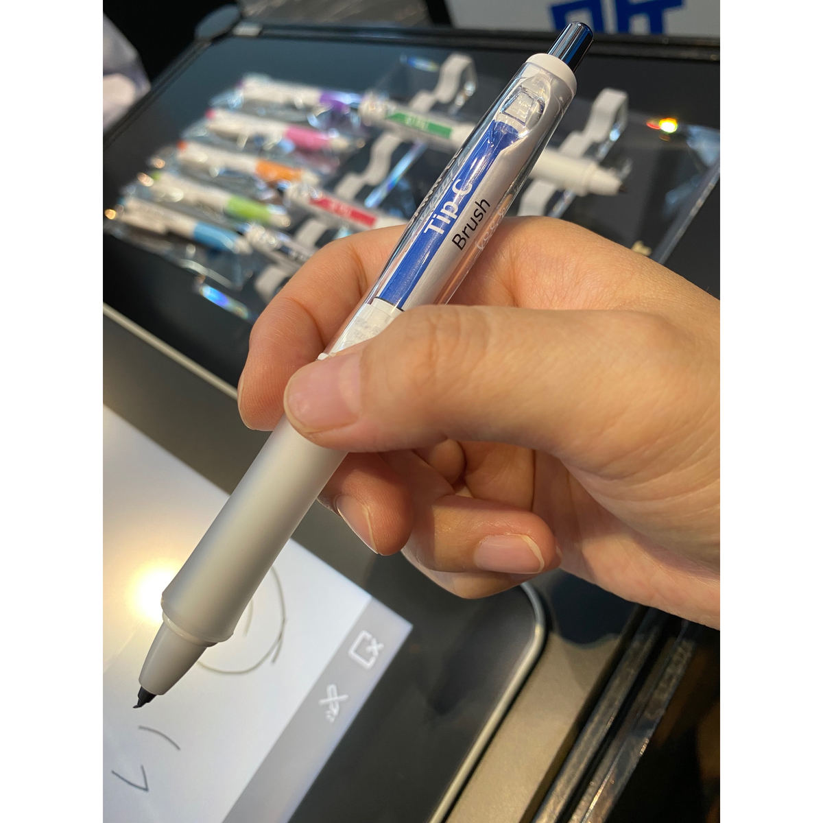 Wacom One ペンディスプレイ 13インチ 本体＋ドクターグリップペン付