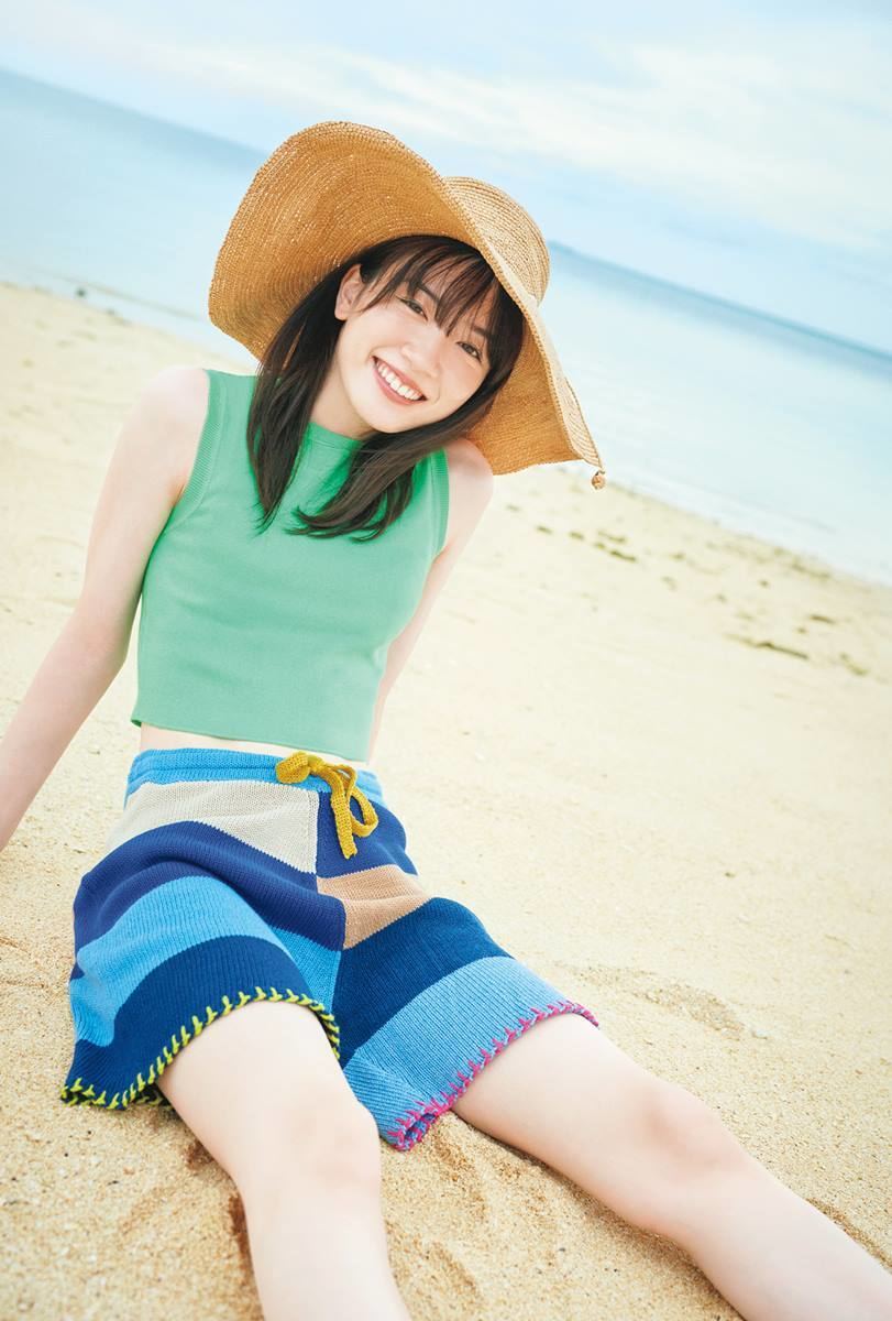 永野芽郁、2023年カレンダー&季刊誌第6号の発売決定 沖縄のリゾートで