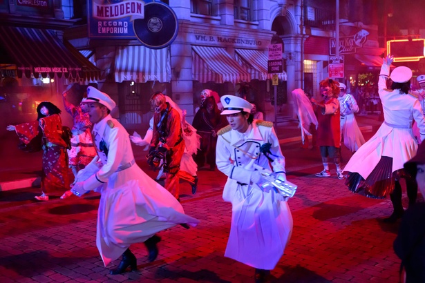 Ado×USJ コラボ ブルーローズ隊 4個セット ハロウィン USJ限定 ブルー