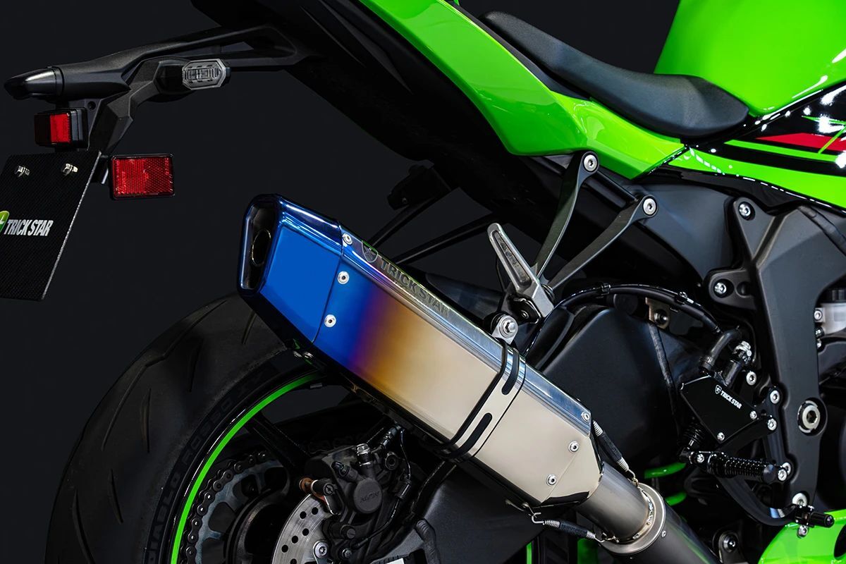 新製品】トリックスターのフルエキゾーストマフラー「IKAZUCHI」にZX