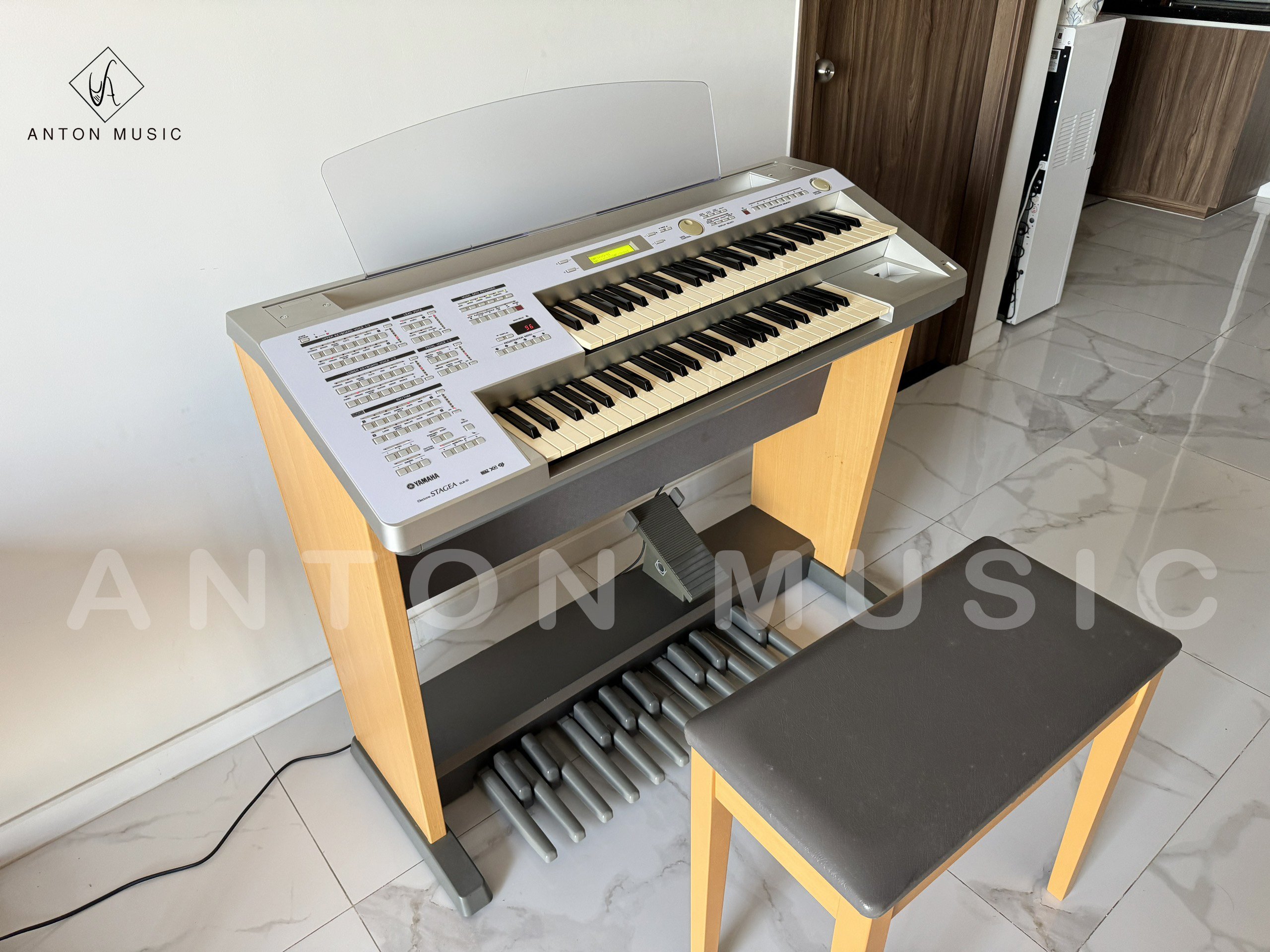 YAMAHAエレクトーンSTAGEA ELB-01（専用椅子付き）