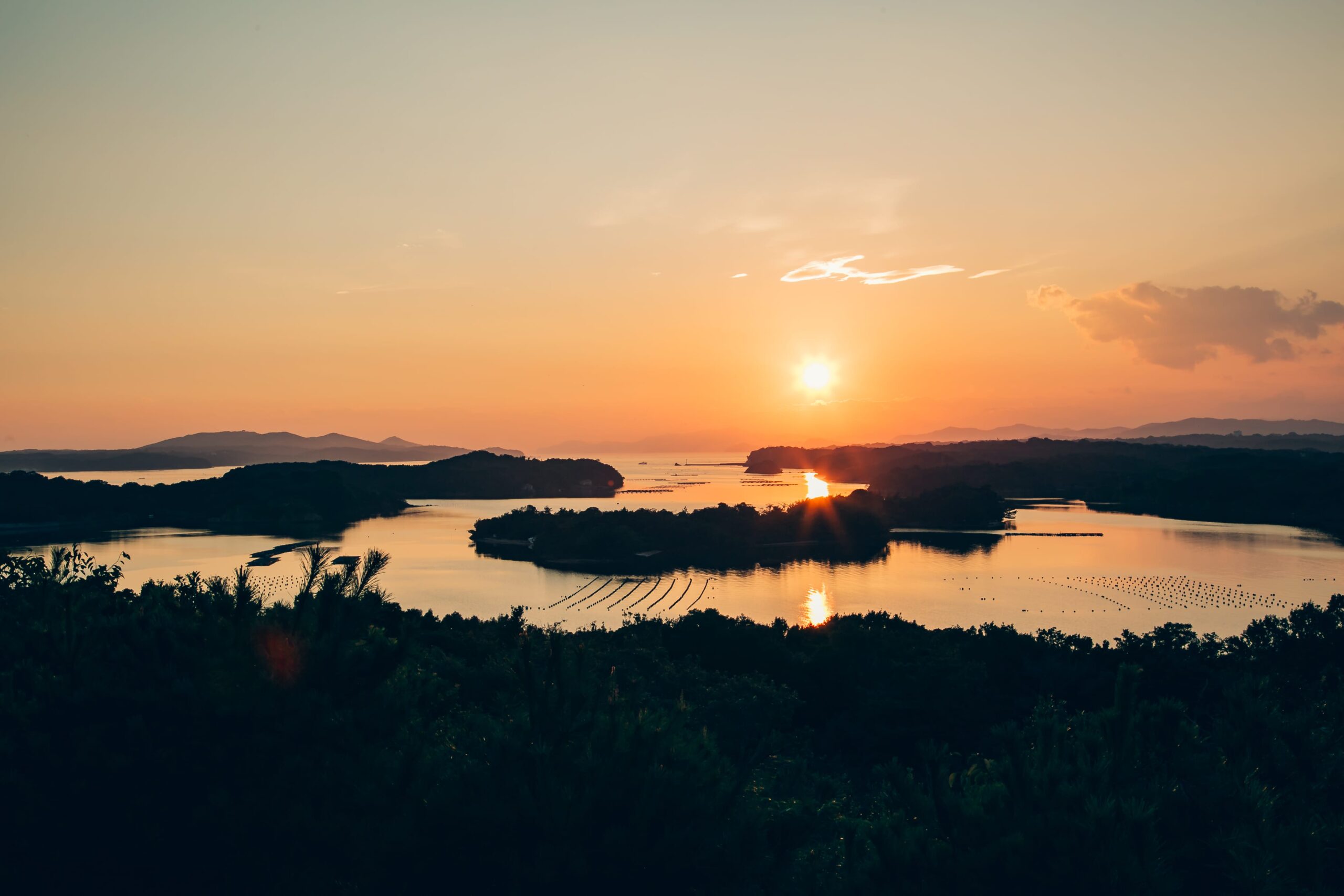 ともやま公園の桐垣展望台から英虞湾に沈む夕日を撮影してきた