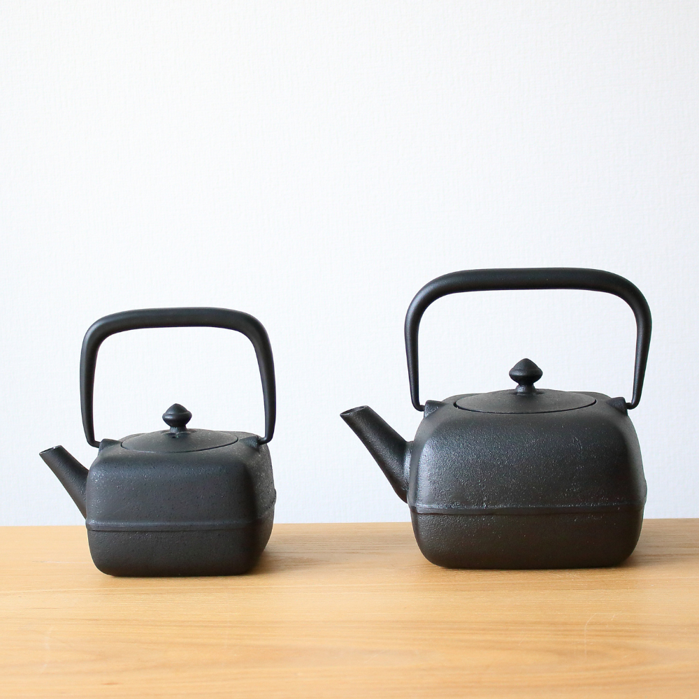 山形鋳物 菊地保寿堂 WAZUQU(ワズク）鉄瓶 よほう 900ml | ギフト