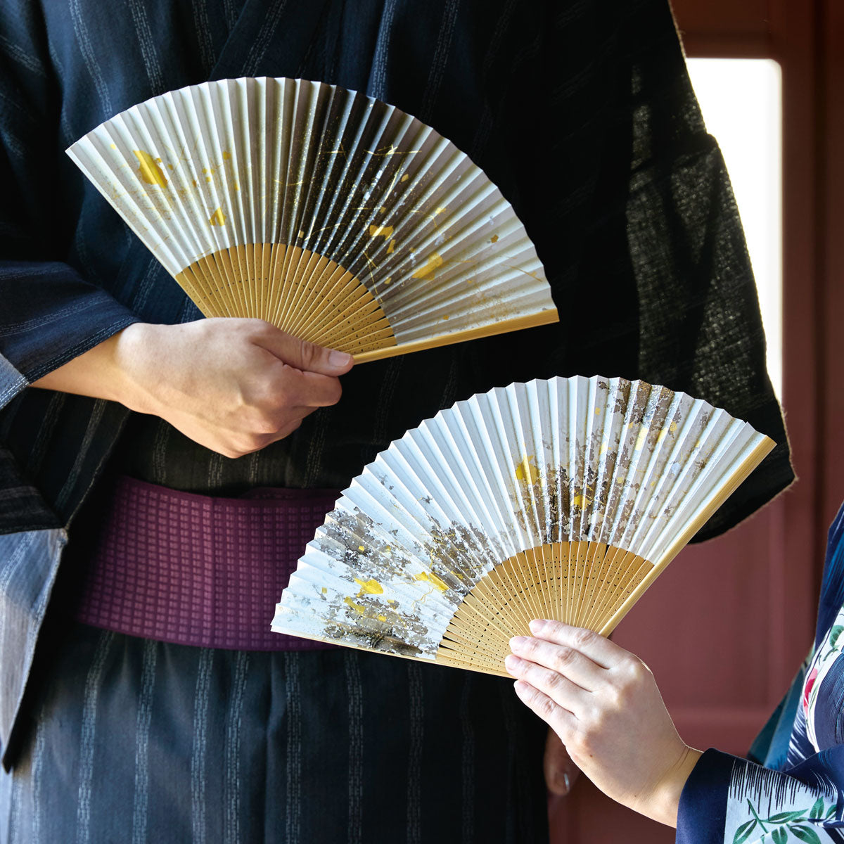 純金純銀の扇子-刻印なし-約555g 姫扇 8.5寸 金銀 房無し 25.5cm