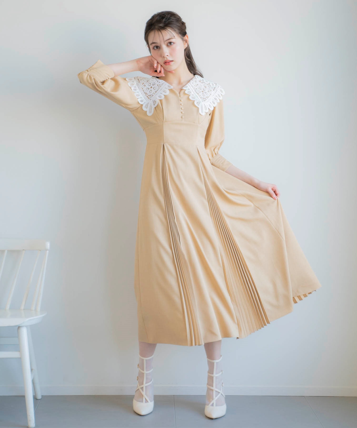襟レースプリーツワンピ | ロングワンピース | NOELA OFFICIAL WEB STORE